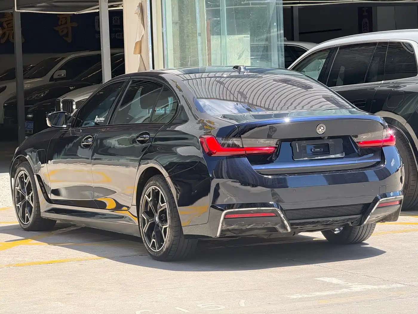 Photo 9 - BMW i3