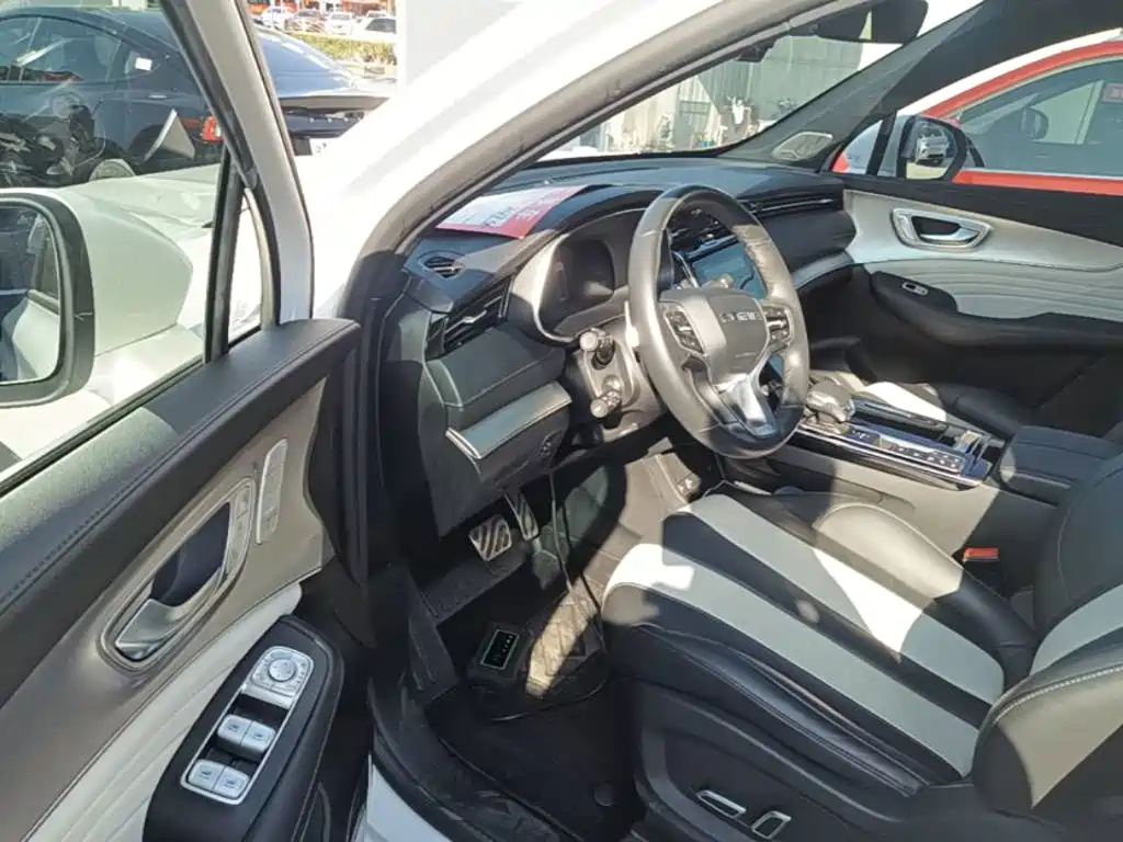Фото 16 - Roewe RX5 MAX
