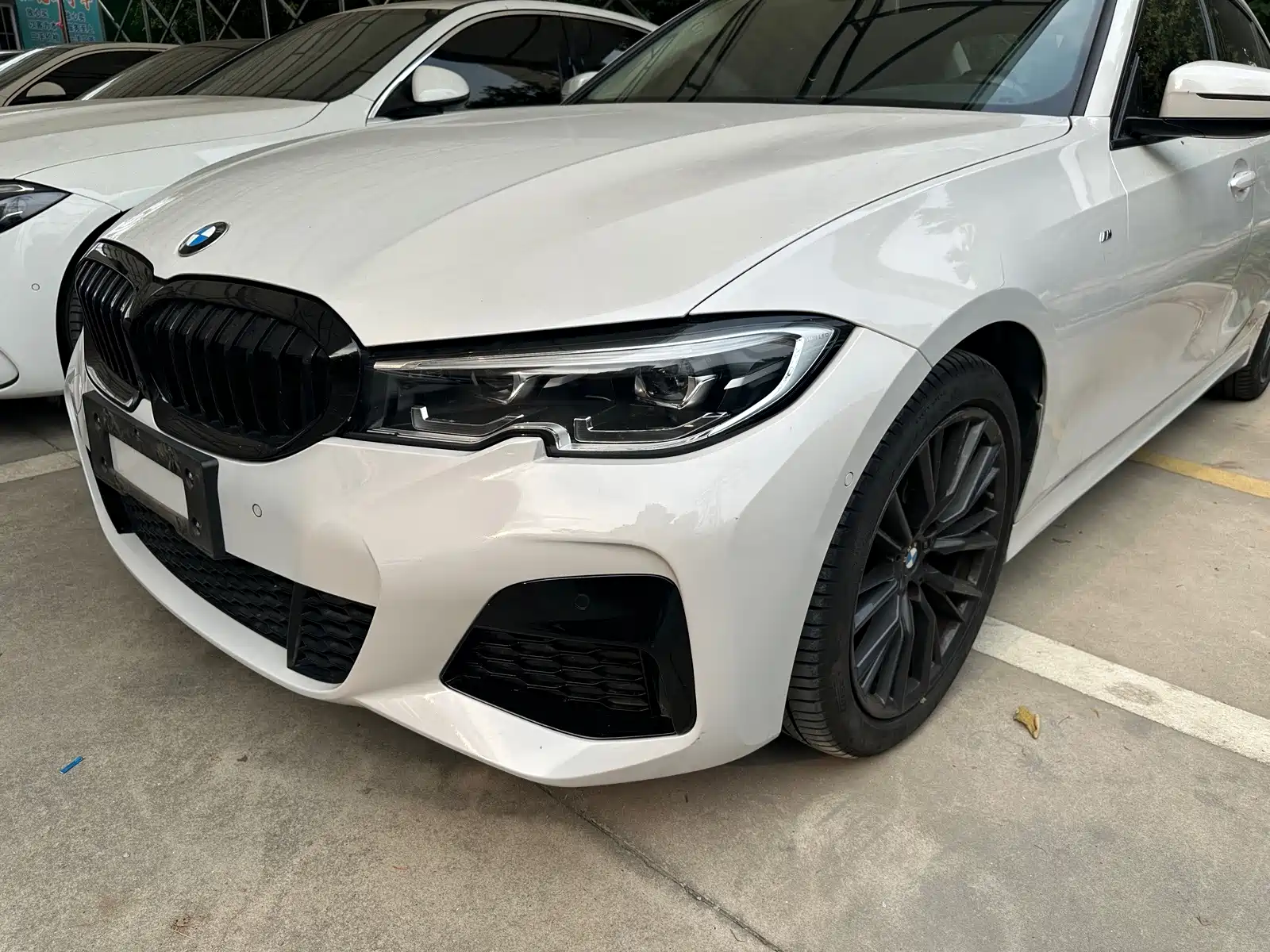 Photo 3 - BMW 3 Series