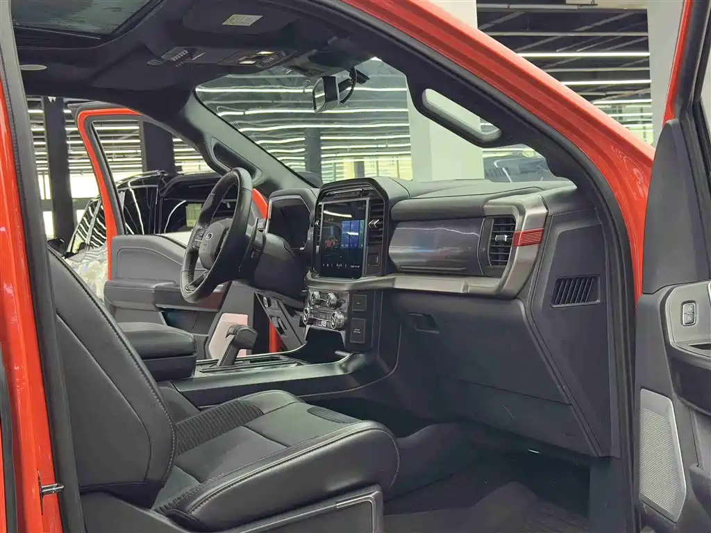 FORD F-150 RAPTOR