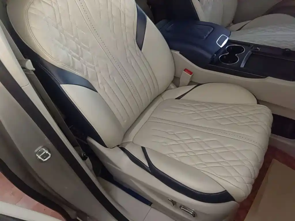 Фото 25 - Buick GL8
