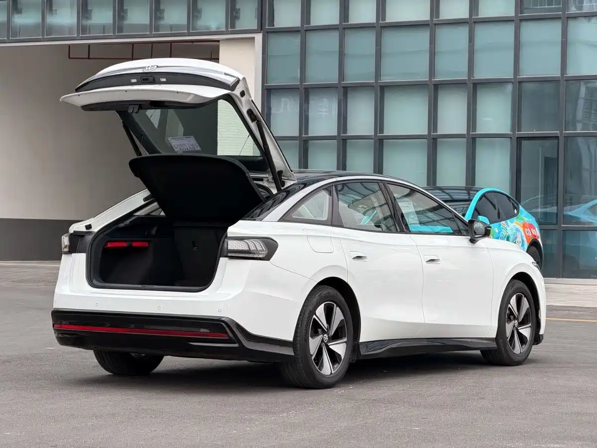 VOLKSWAGEN ID.7 VIZZION