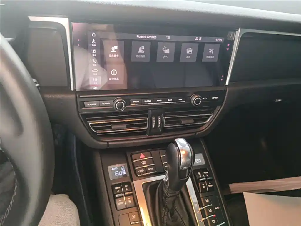 Porsche Macan 2018 Macan 2.0T фото 20