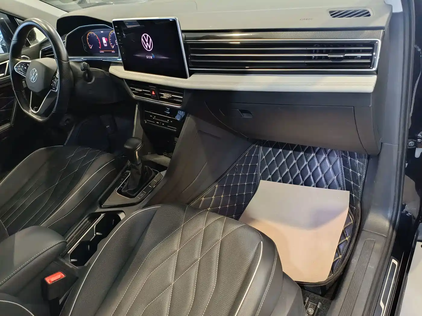 Фото 31 - Volkswagen Tiguan L