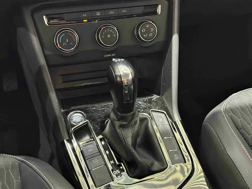 Volkswagen Tiguan L 2020 330TSI Auto 2WD Trend China VI фото 12