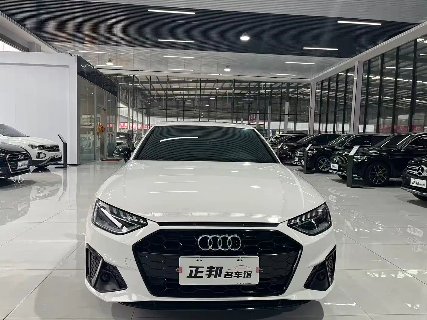 Audi A4L 2023 40 TFSI Luxury Sport фото 2