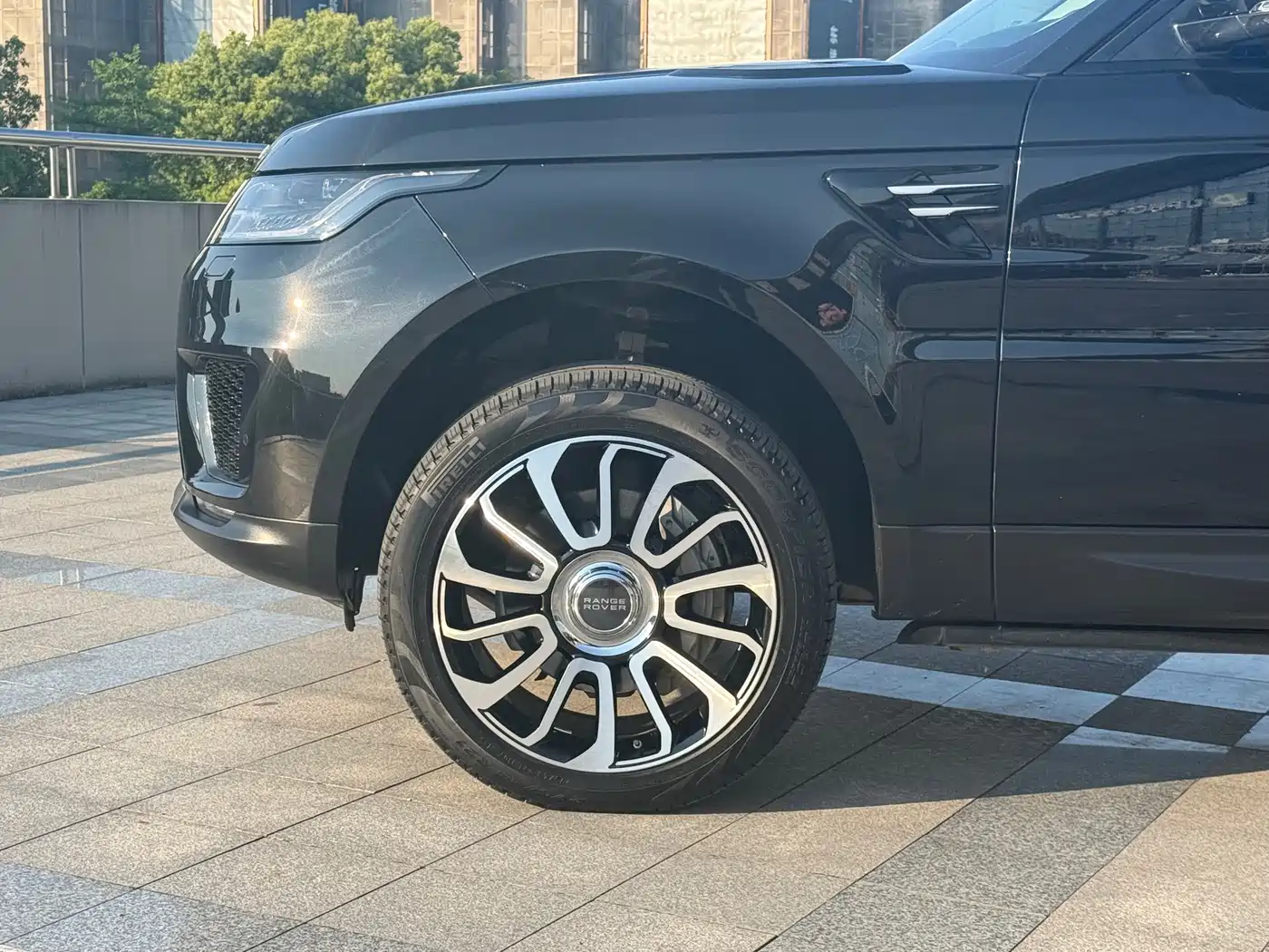 Land Rover Range Rover Sport 2020 3.0 L6 SE фото 9