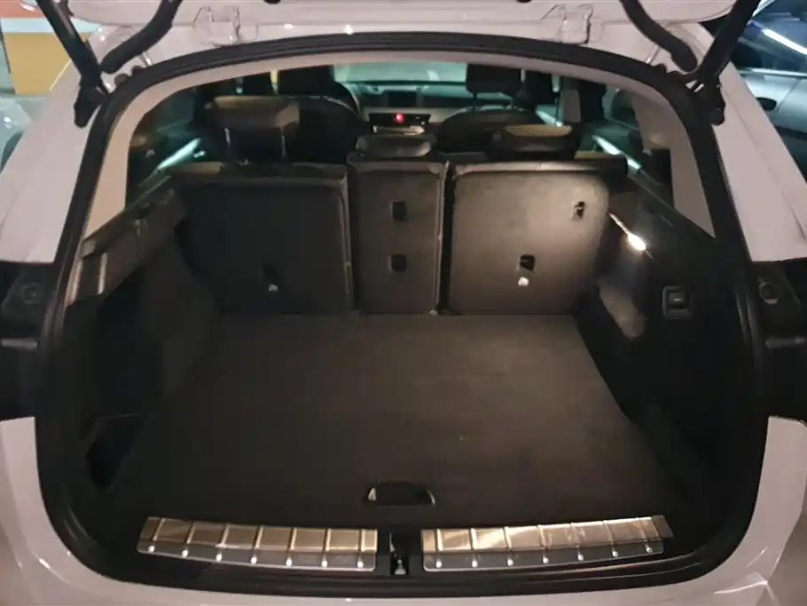 BMW X1 2018 sDrive20Li Leading Model фото 4
