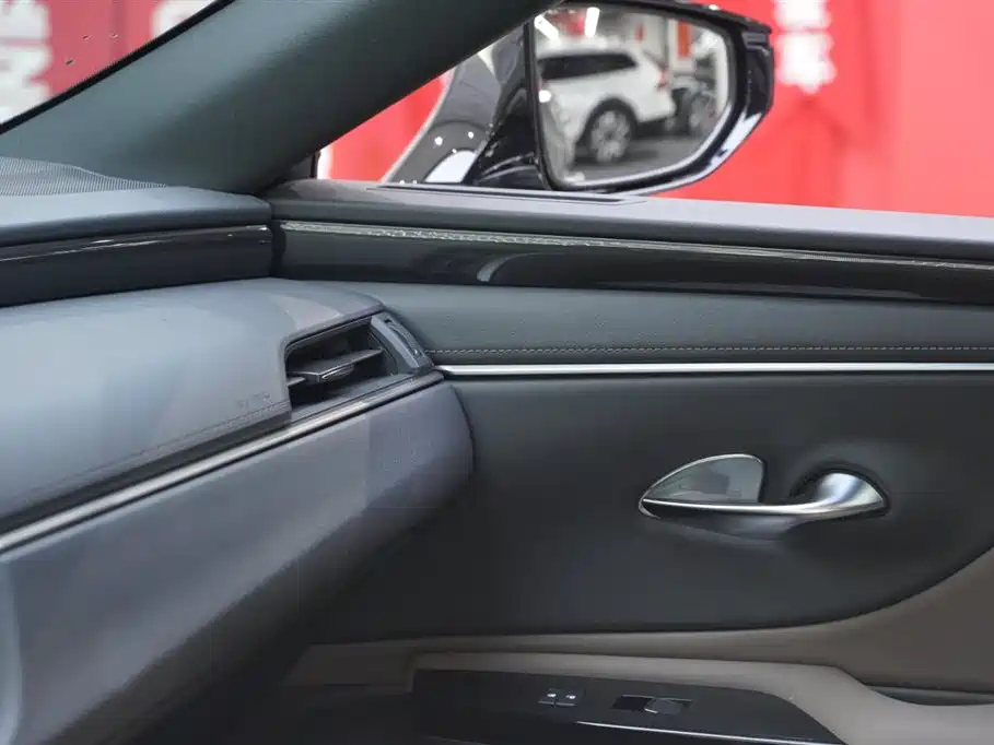 Lexus ES 2023 200 Excellence Edition фото 20