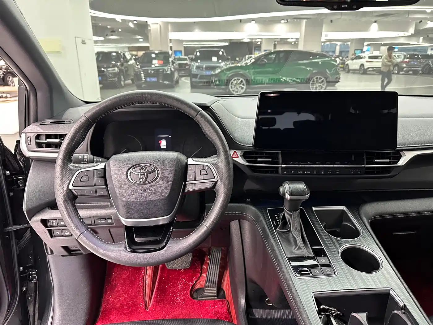 Toyota Sienna 2021 2.5L Hybrid Premium Edition фото 4