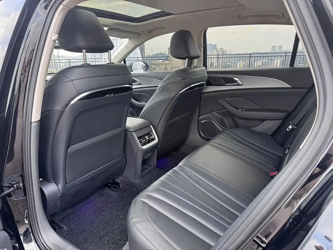 Hongqi H5 2023 1.5T DCT Smart Connect Joy Edition фото 7