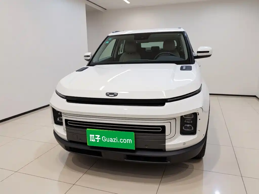Фото 2 - Geely ICON