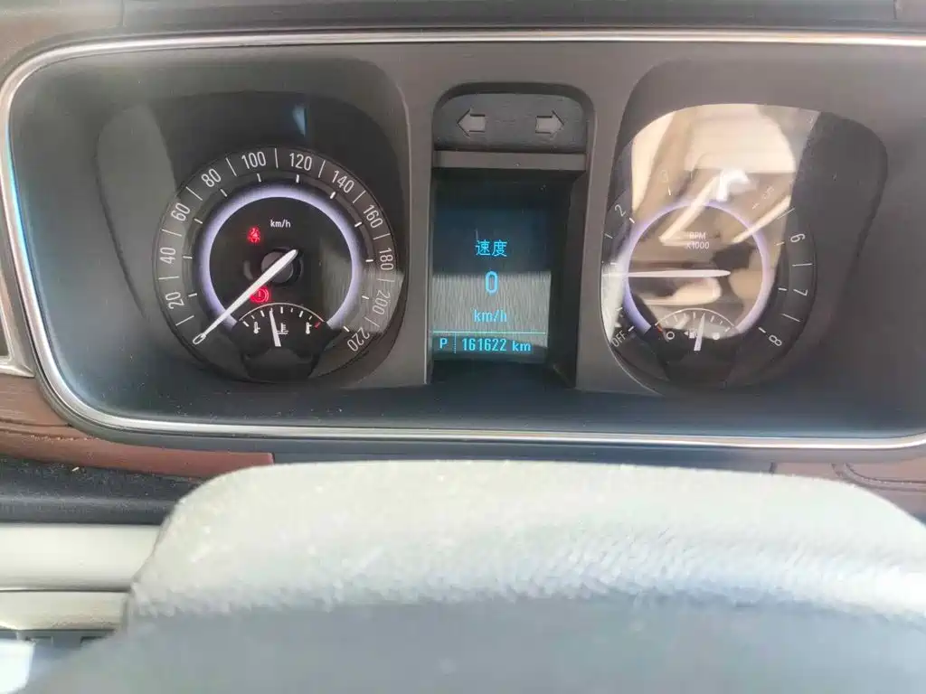 Photo 4 - Buick GL8