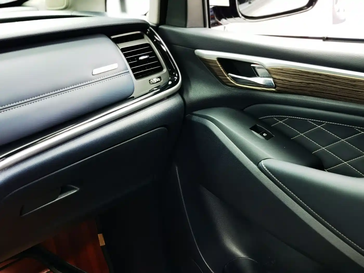 GAC Trumpchi Trumpchi M8 2019 320T Ultimate Edition фото 13