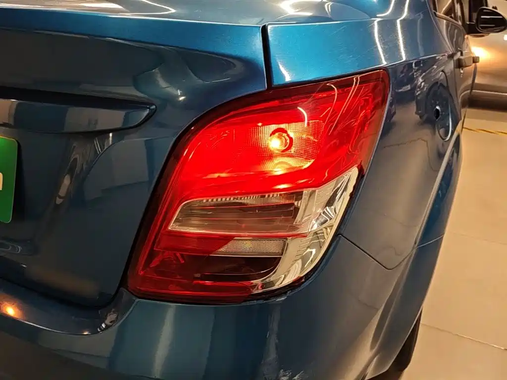 Chevrolet Aveo 2014 Sedan 1.4SL MT Comfort Edition фото 8
