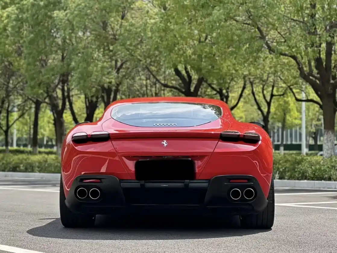 FERRARI ROMA