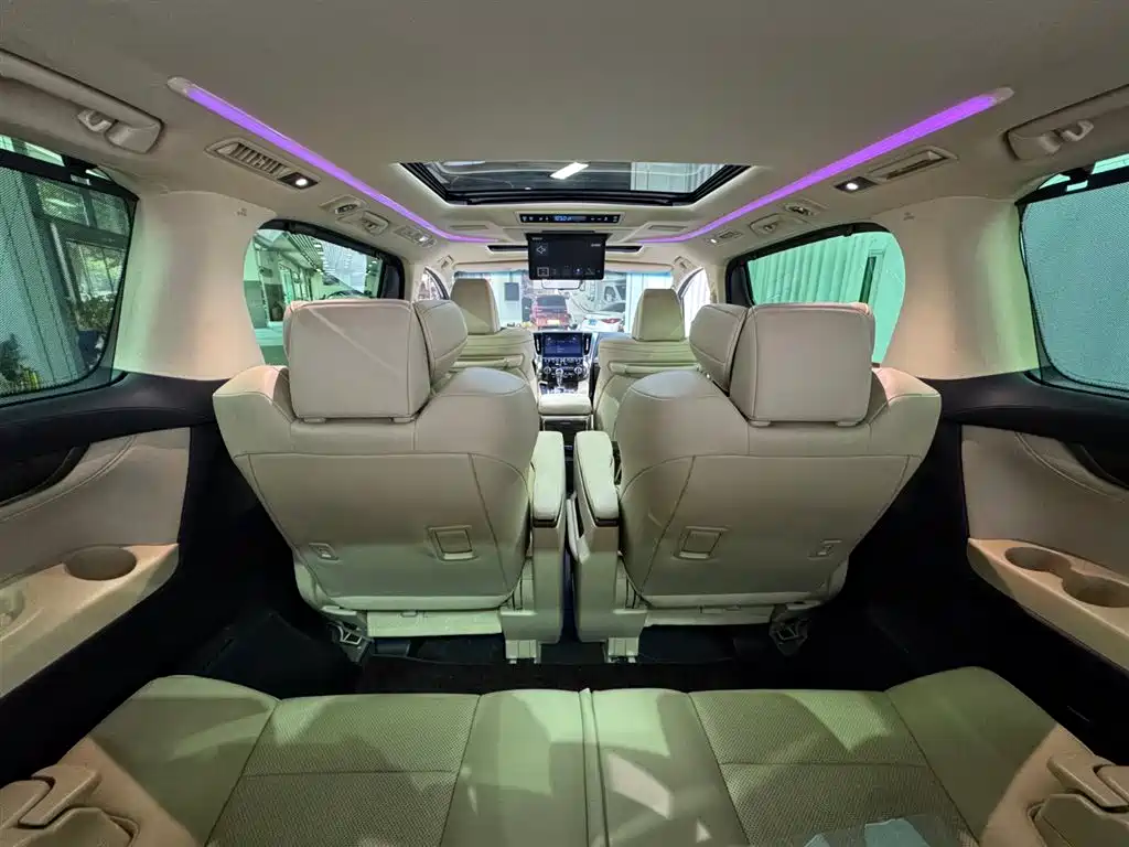 Toyota Alphard 2021 Hybrid 2.5L Premium фото 11