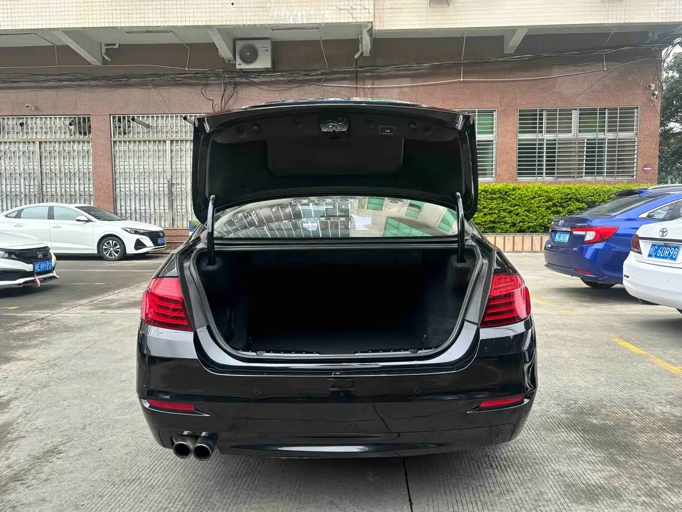 BMW 5 Series 2017 525Li Leading Edition фото 7