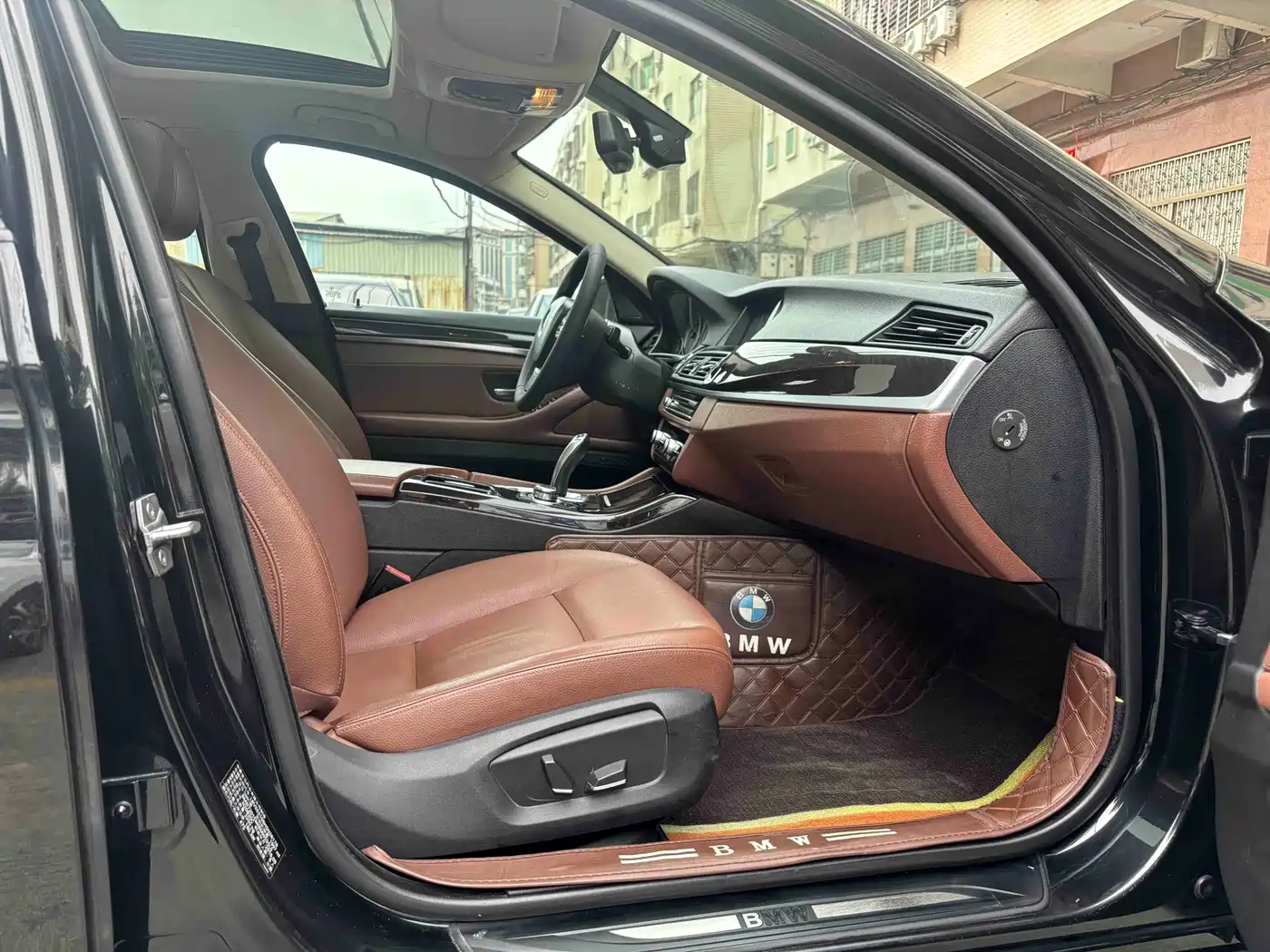 BMW 5 Series 2017 525Li Leading Edition фото 13