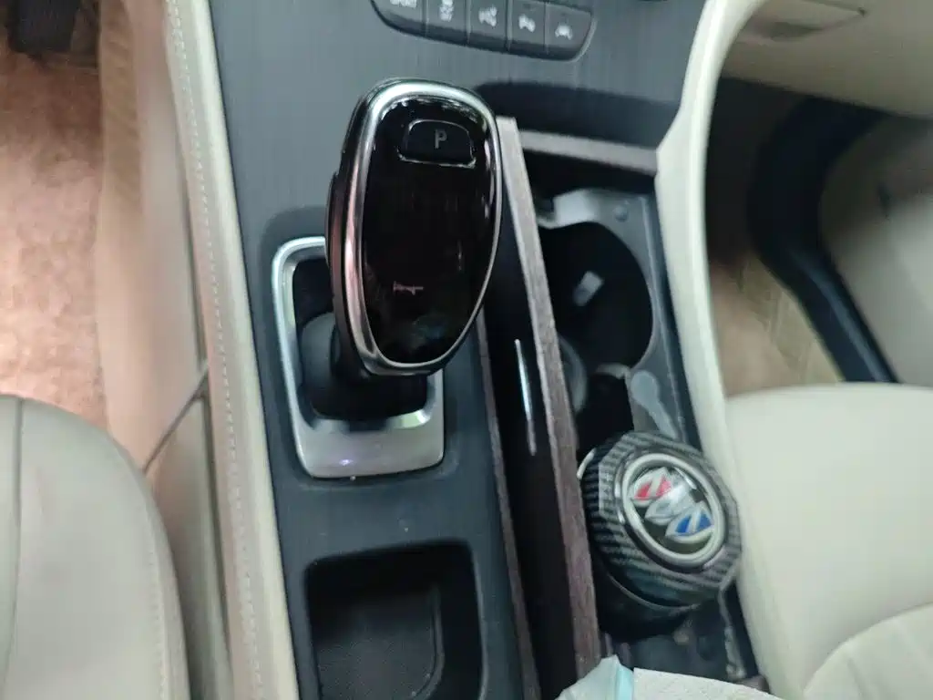 Photo 15 - Buick LaCrosse