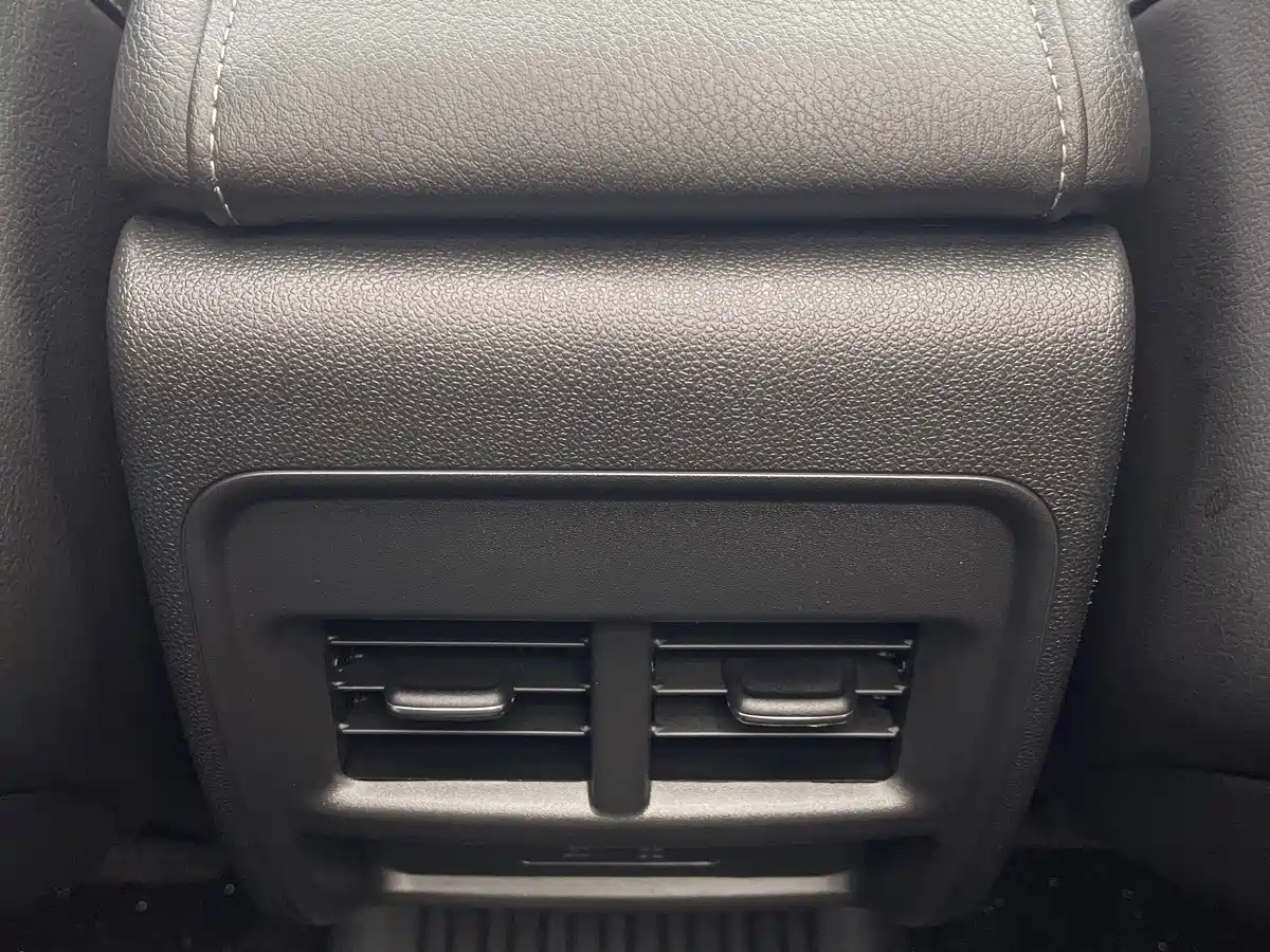 Cadillac XT4 2026 2024 Facelift 28T 2WD Luxury