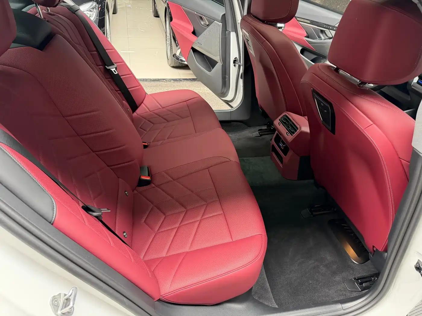 BMW 5 Series 2024 525Li M Sport Package фото 25