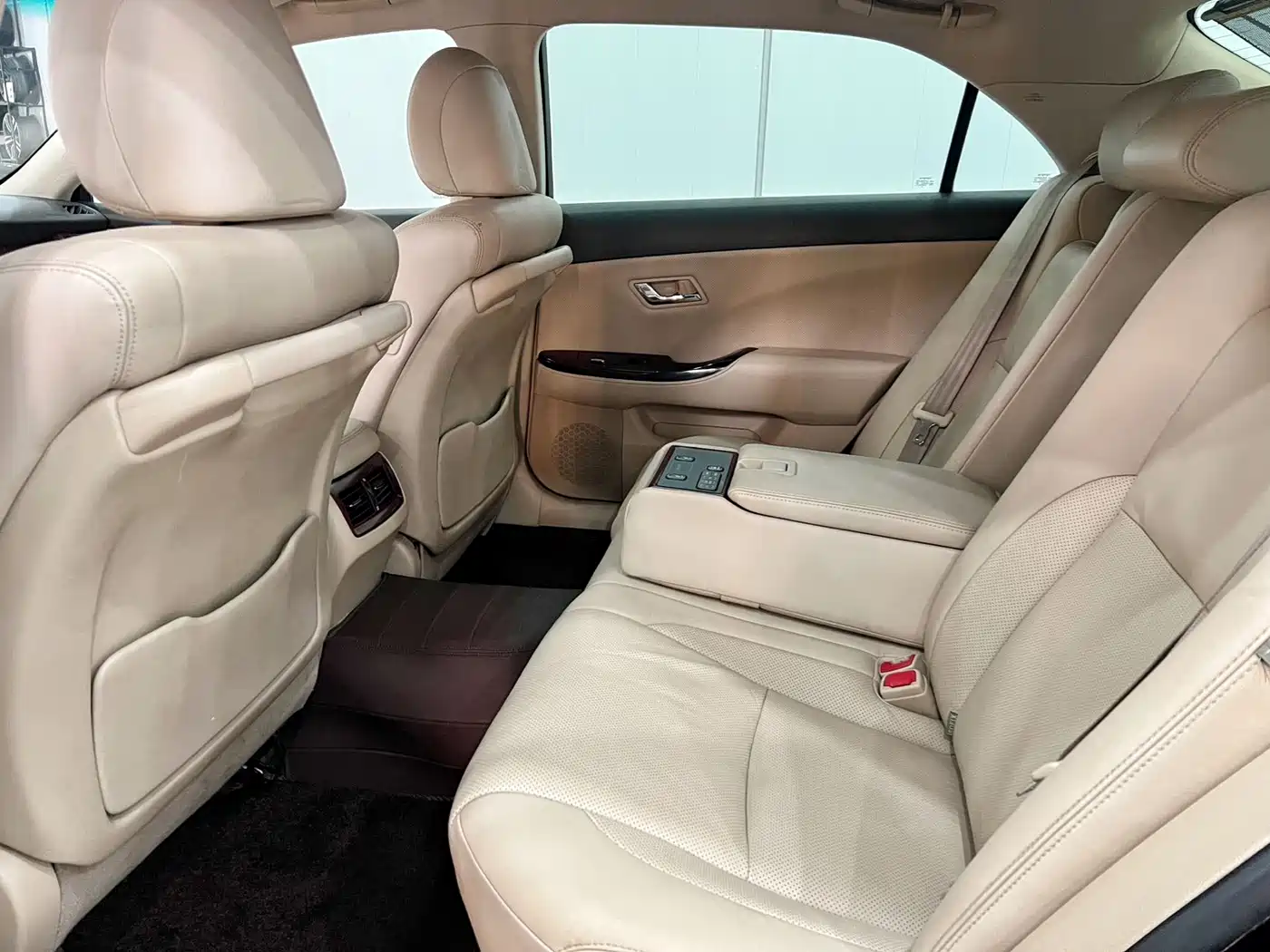 Фото 8 - Toyota Crown