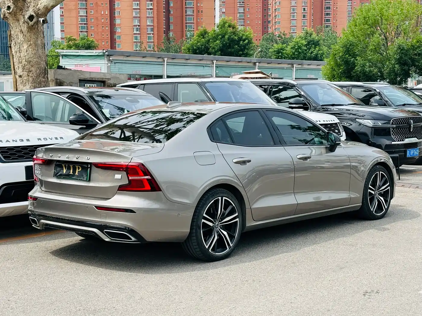 Volvo S60 Plug-in Hybrid 2021 T8 Twin Engine AWD R-Design Sport Edition фото 4