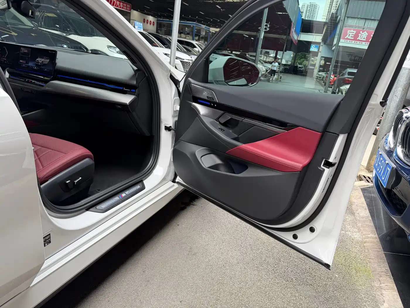 BMW 5 Series 2024 525Li M Sport Package фото 27