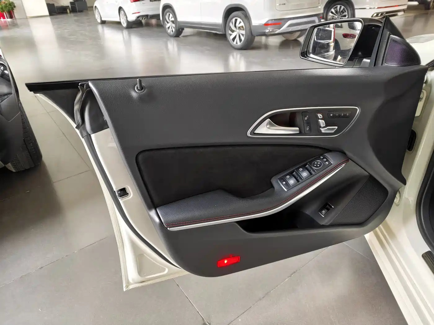 Mercedes-Benz CLA (Import) 2017 CLA 220 4MATIC фото 15