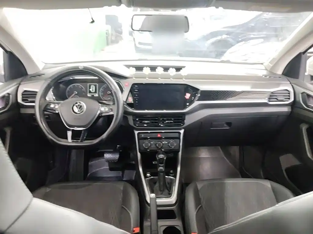 Фото 10 - Volkswagen T-Cross