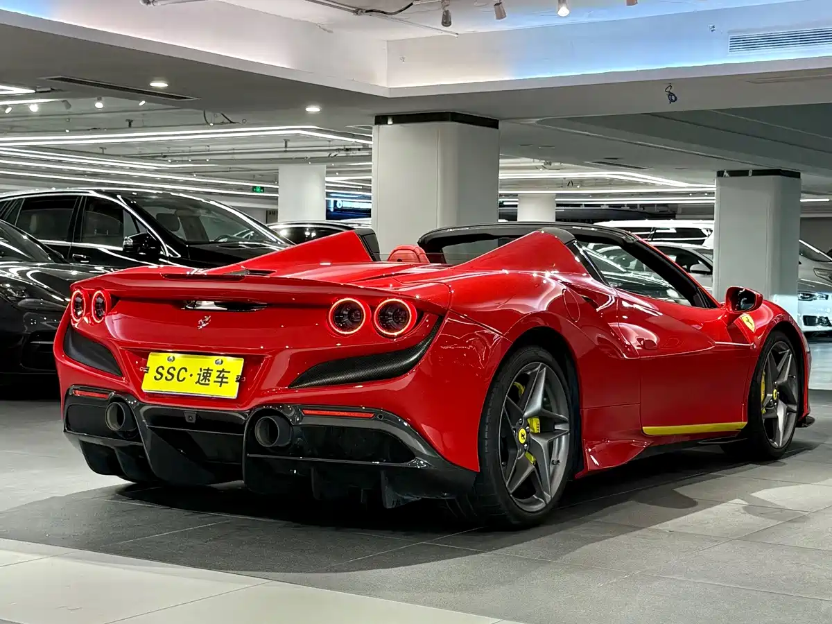 Ferrari F8 2021 2020 Spider 3.9T V8