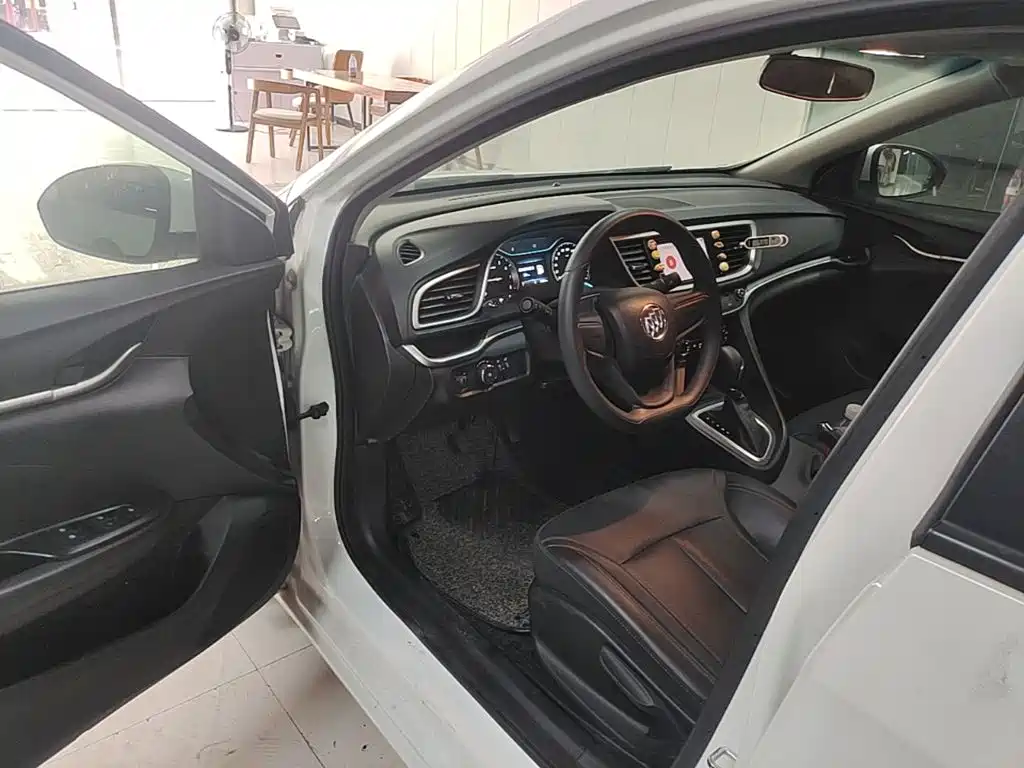 Фото 16 - Buick Excelle