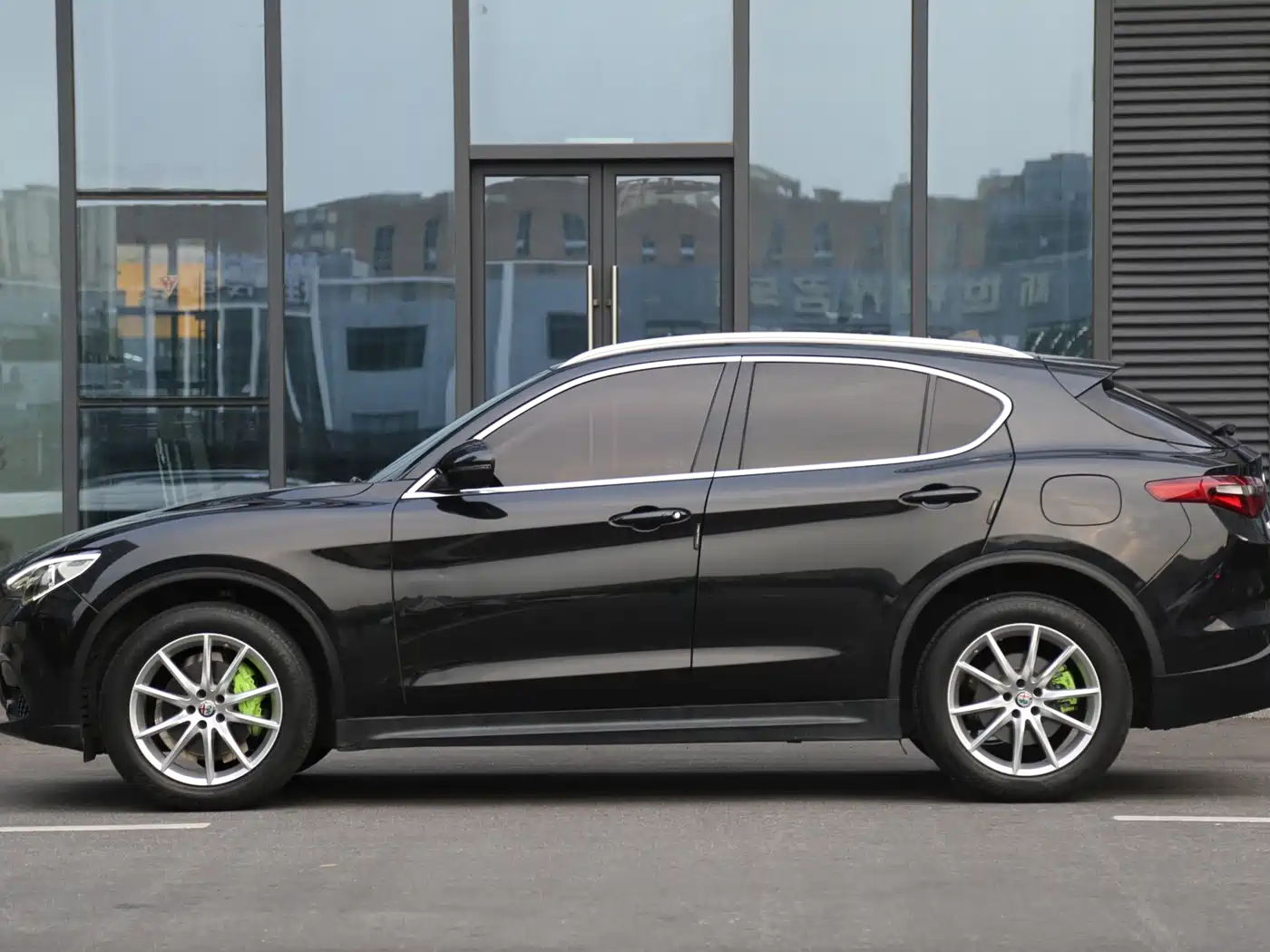 Alfa Romeo Stelvio 2019 2017 2.0T 200HP Luxury Edition