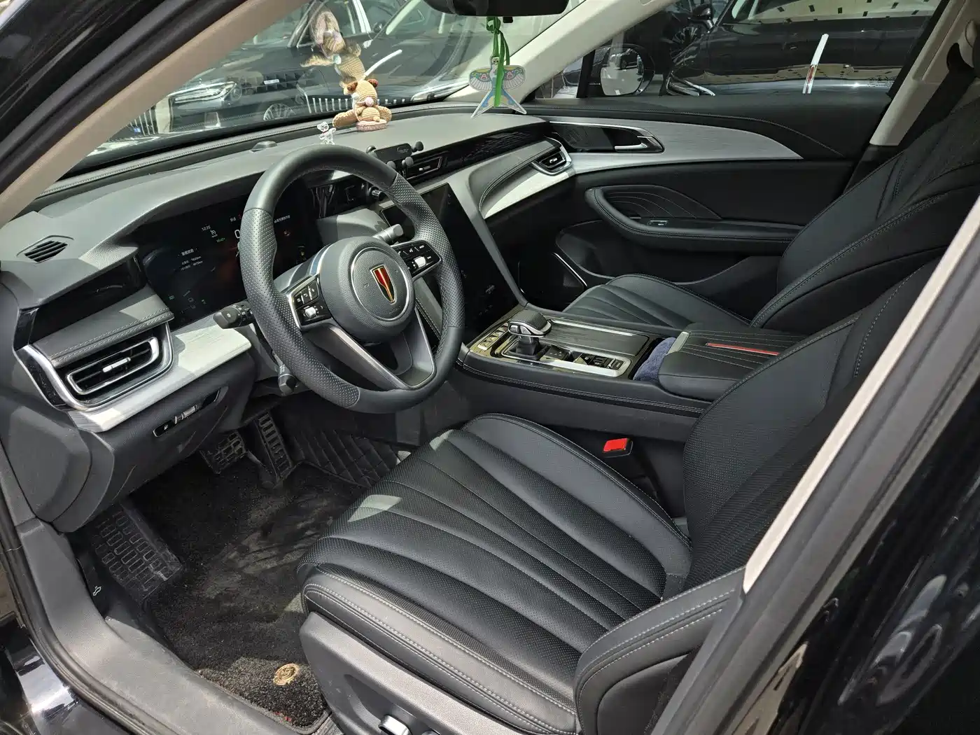 Фото 7 - Hongqi H5