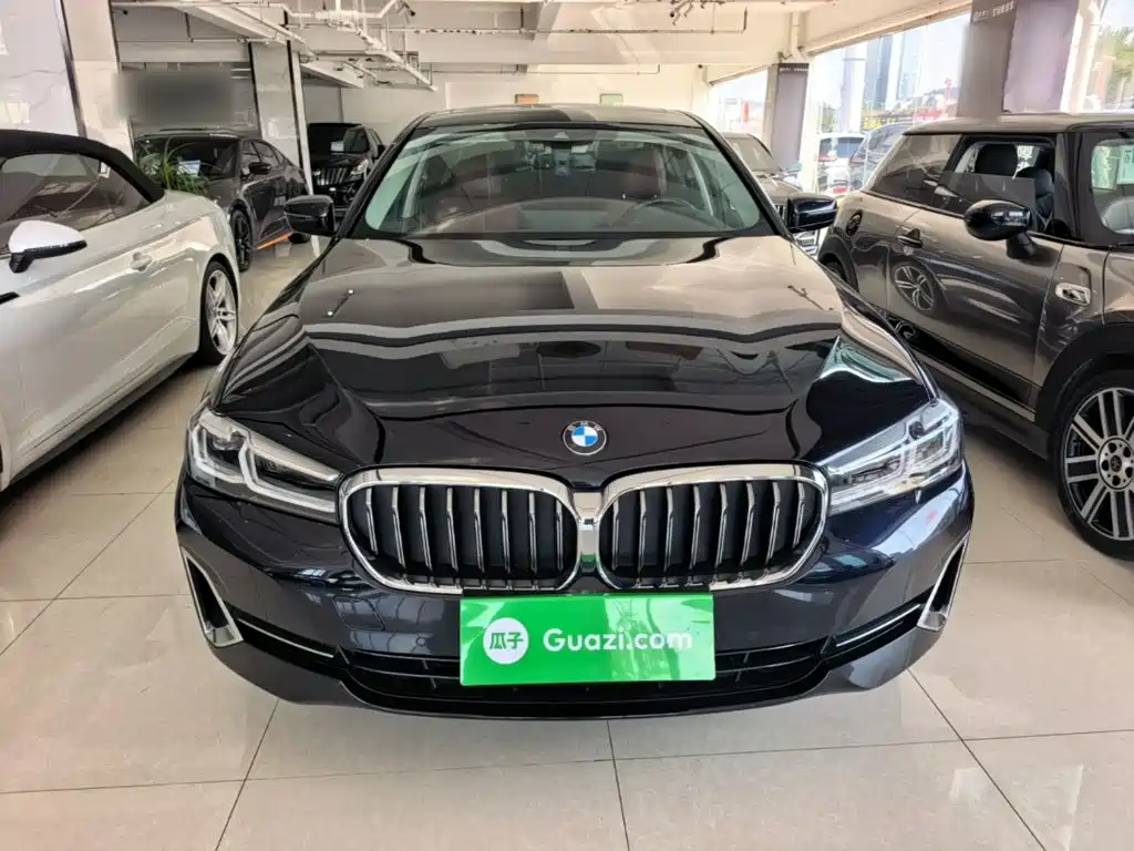 Photo 3 - BMW 5 Series