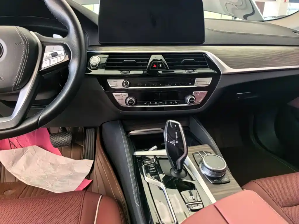 Photo 13 - BMW 5 Series