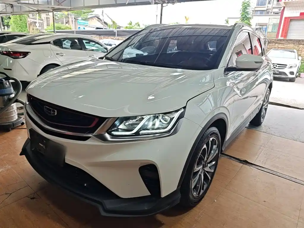 Фото 2 - Geely Binyue