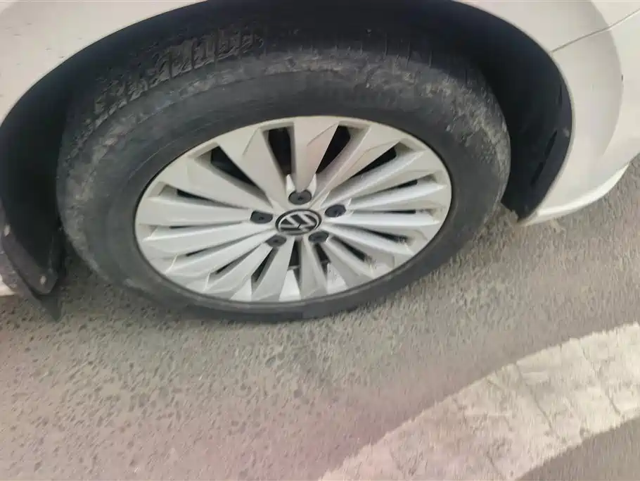 Volkswagen Lavida 2021 1.5L Auto Comfort Edition фото 6
