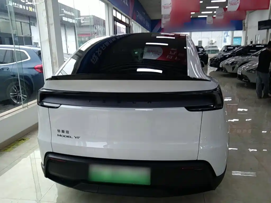 Tesla Model Y L 2026 2025 Facelift Long Range AWD