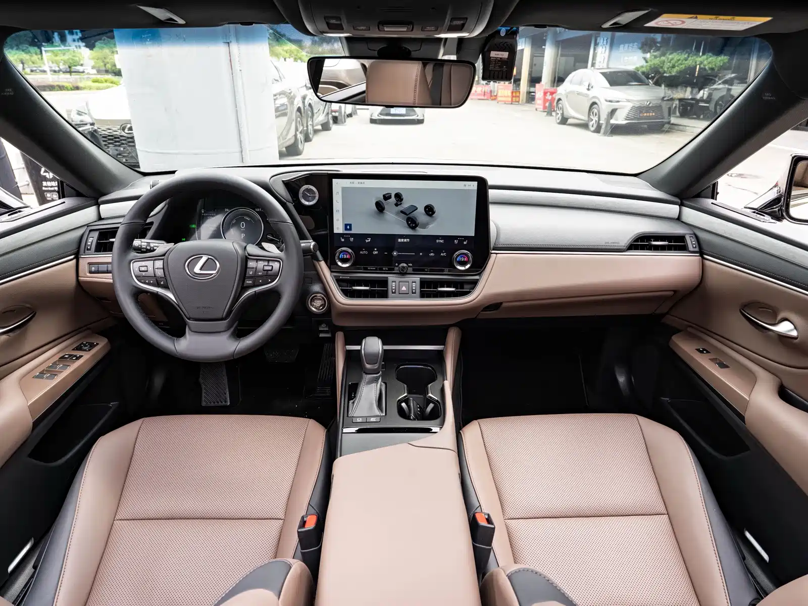 Фото 13 - Lexus ES