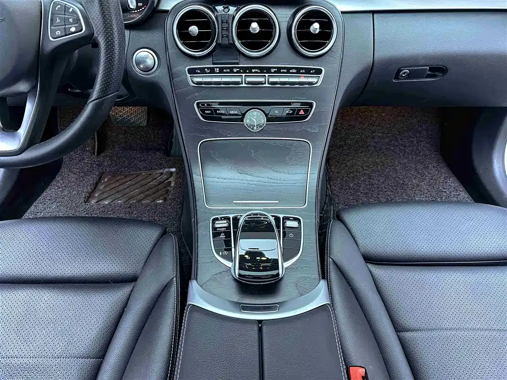 Mercedes-Benz C-Class 2017 C 200 L Sport фото 14