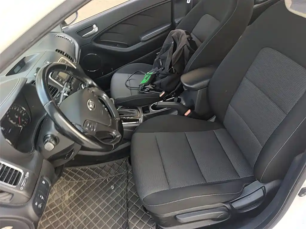 Kia K3 2016 1.6L Automatic GLS фото 8