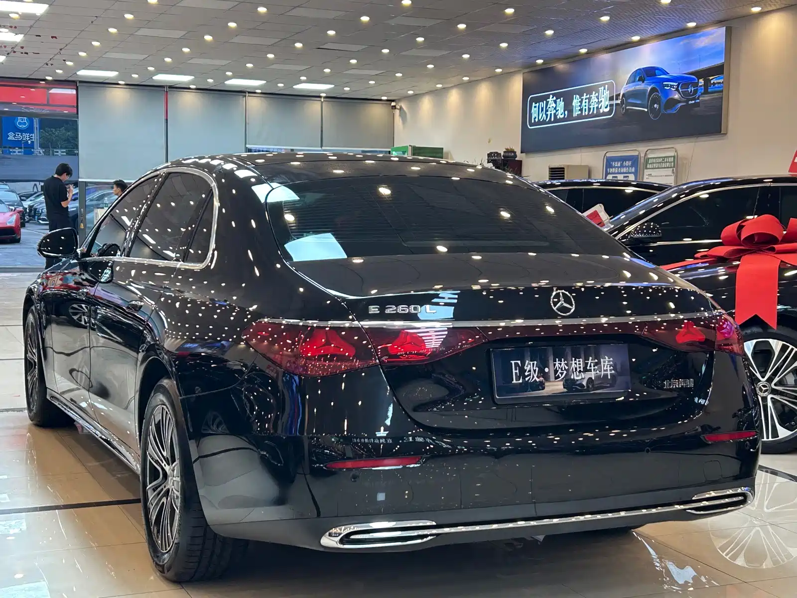Фото 6 - Mercedes-Benz E-Class
