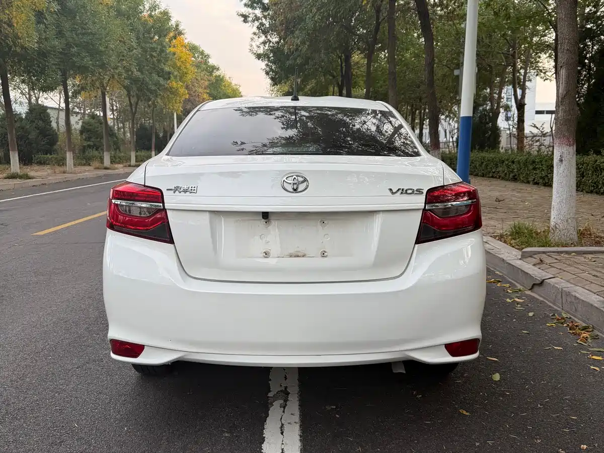 Фото 6 - Toyota Vios
