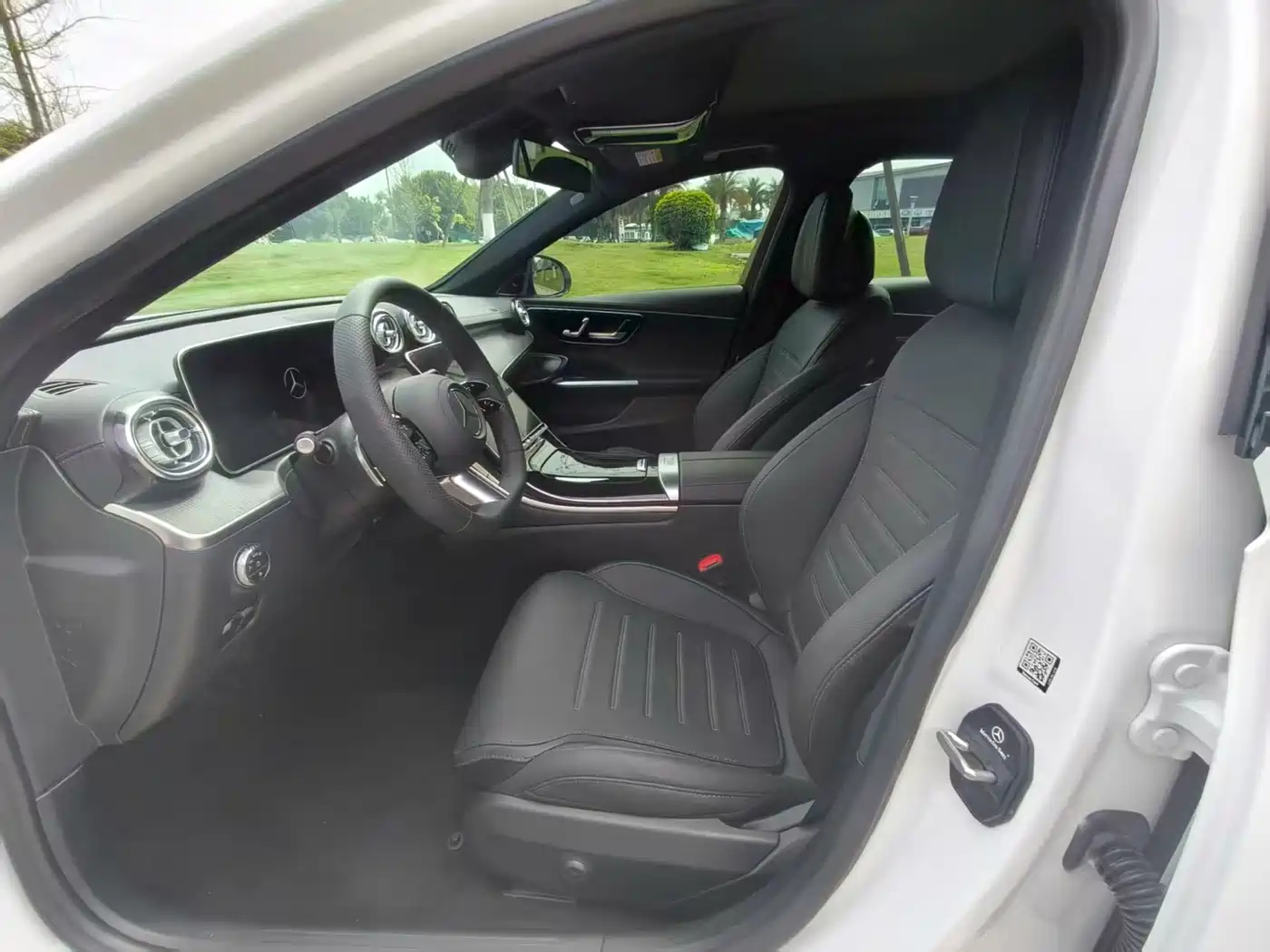 Mercedes-Benz C-Class 2023 Facelift II C 260 L Night Edition фото 4