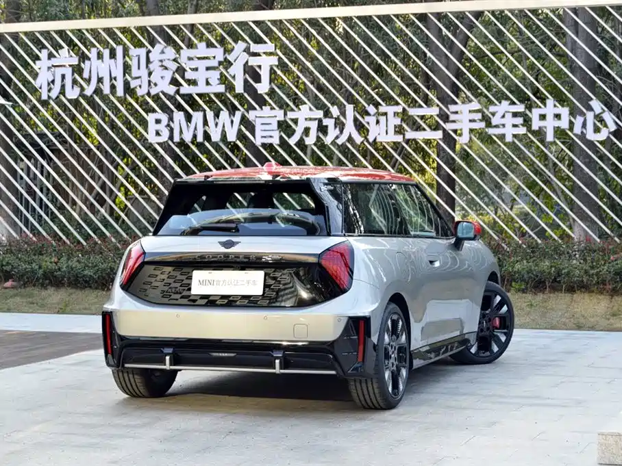 MINI ELECTRIC  JCW