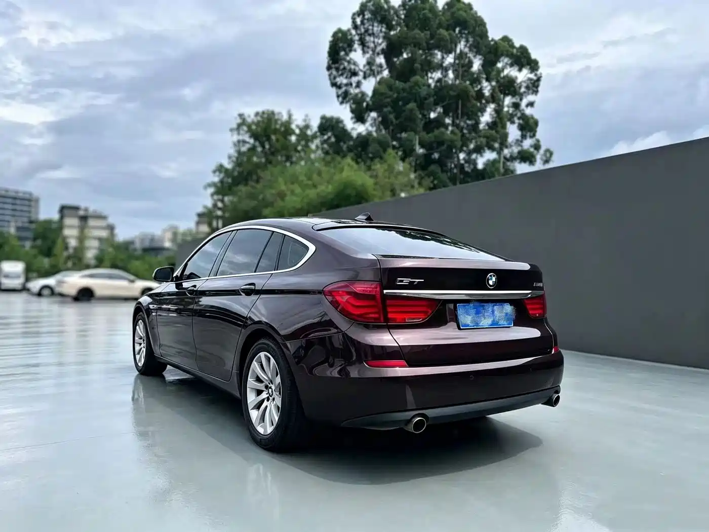 BMW 5 Series GT 2012 2013 535i Leadership