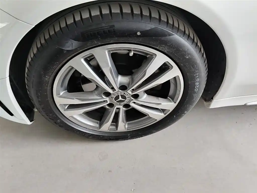 Фото 23 - Mercedes-Benz C-Class