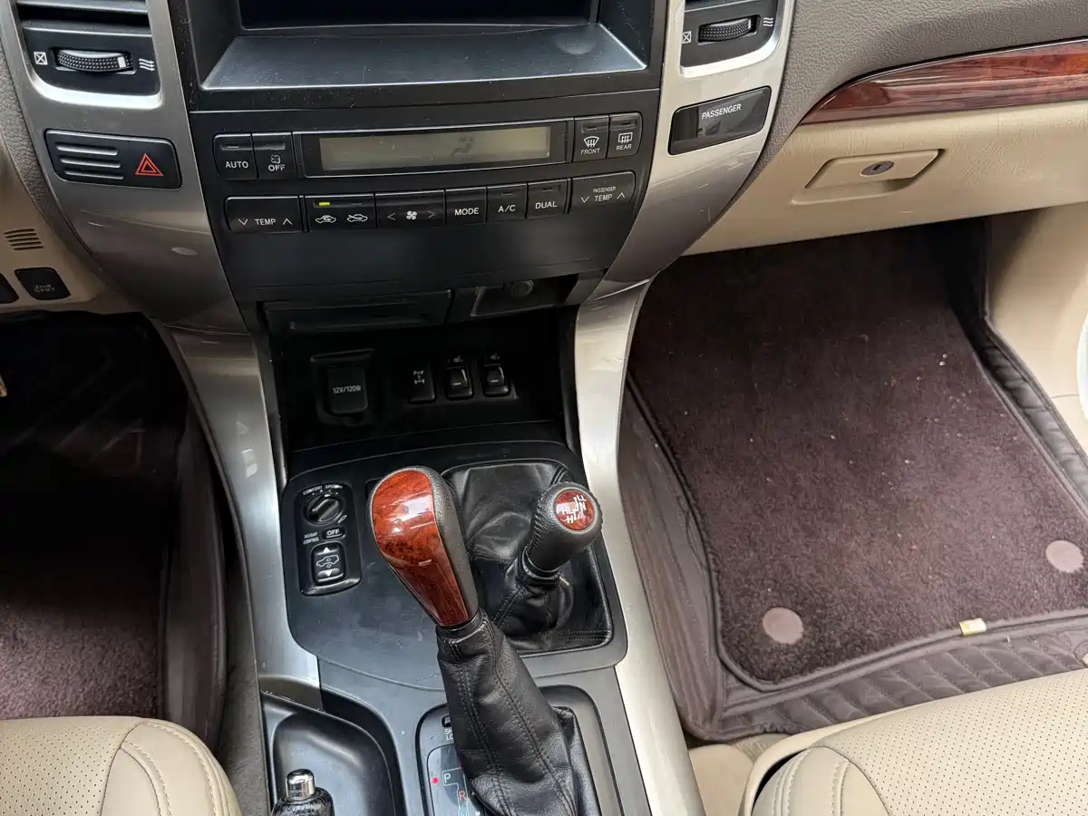 Toyota Prado (Import) 2004 VX 4.0 фото 12